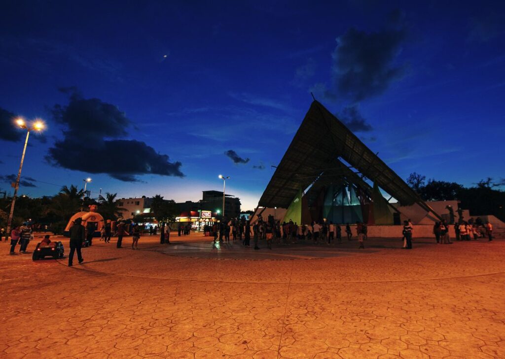 ¿Es seguro el centro de Cancún por la noche? La verdad sobre el Mercado 28 y el Parque Las Palapas