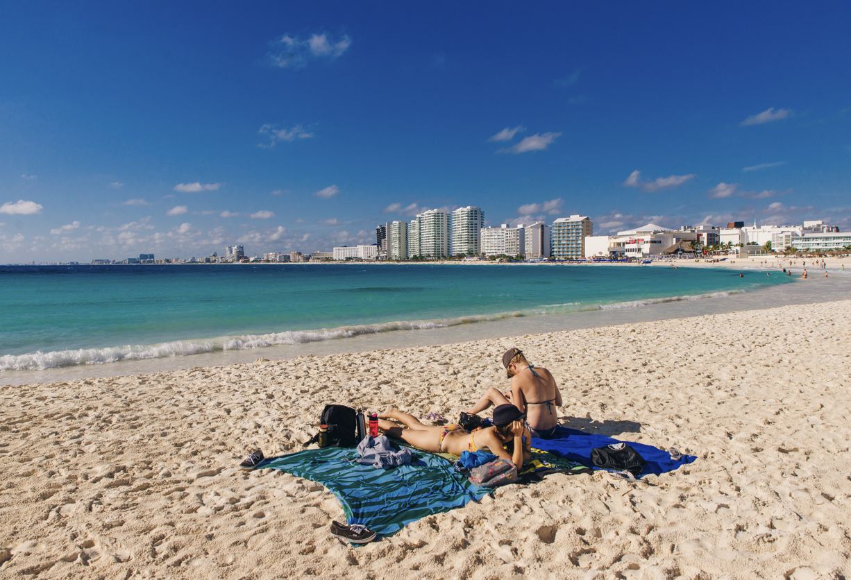 El único artículo que no querrás olvidar en tu viaje a Cancún ¡Un gran impacto en las pegatinas!