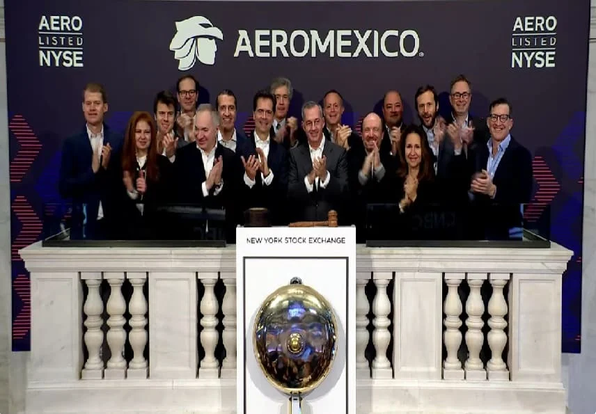 Aeroméxico regresa a la Bolsa de Valores de México y Nueva York