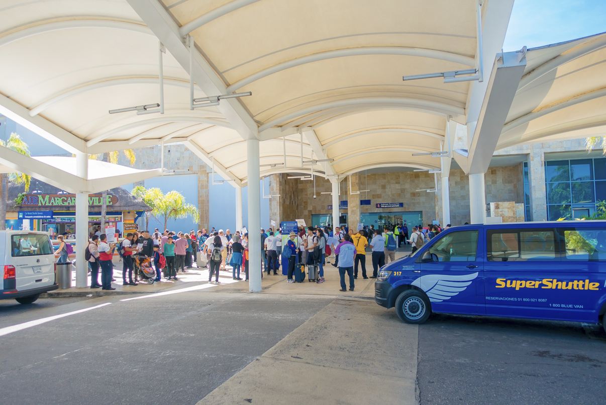 Transporte de llegada al aeropuerto.