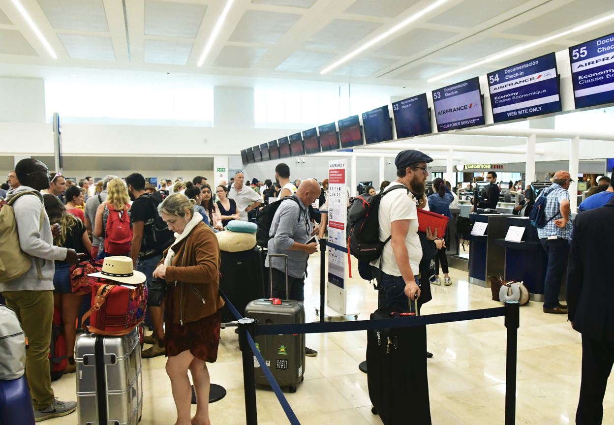 Aeropuerto de Cancún se luce mientras procesa récord de 691 vuelos en un solo día sin largas filas
