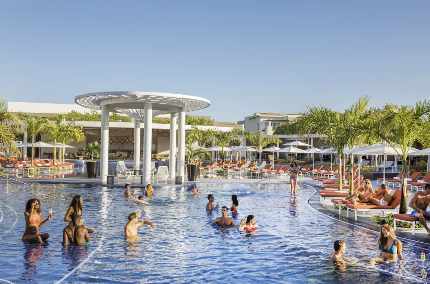 Palacio de la Luna Las Grandes Piscinas