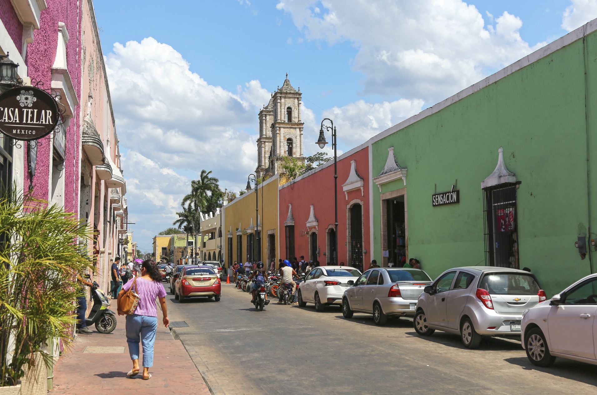 Calle colorida de la ciudad de Valladolid