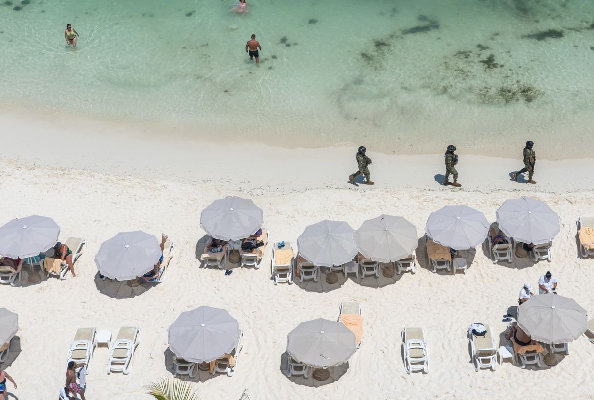 ¿Debería cancelar su viaje de vacaciones de primavera a Cancún? Informe de seguridad en tierra