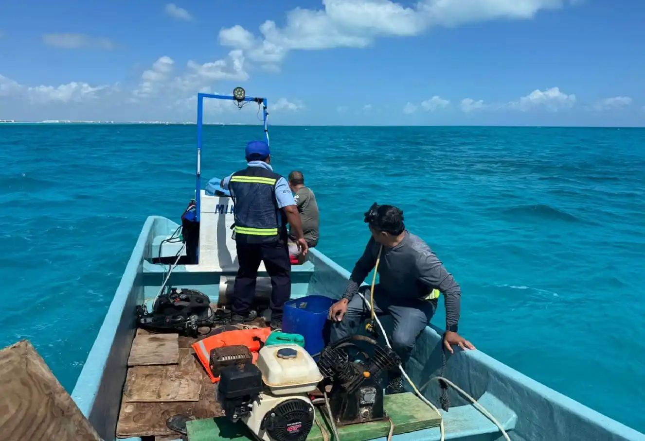 Trabajan en marcha para reparar ruptura de línea de flotación del fondo marino a residentes de Isla Mujeres