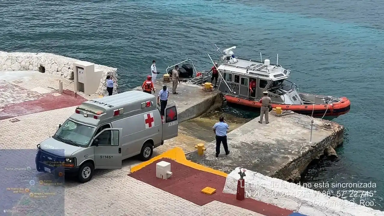 Velero solicita ayuda médica frente a Isla Cozumel asistido por Marina