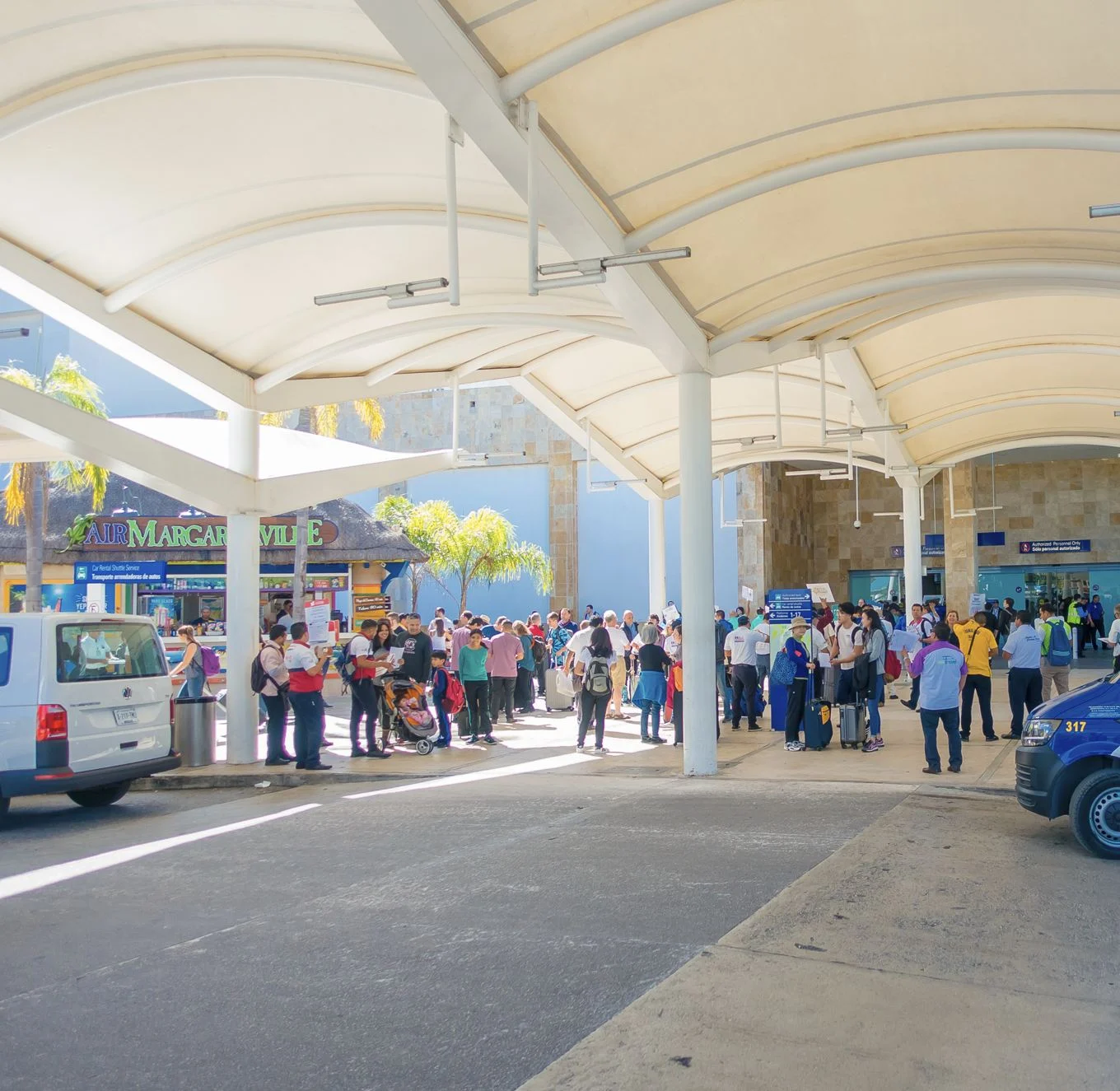 Llegadas al aeropuerto de Cancún taxo