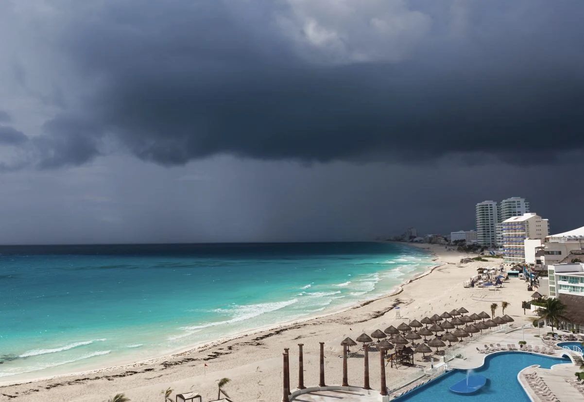 La temporada de lluvias está a la vuelta de la esquina en Cancún y por qué no arruina las vacaciones