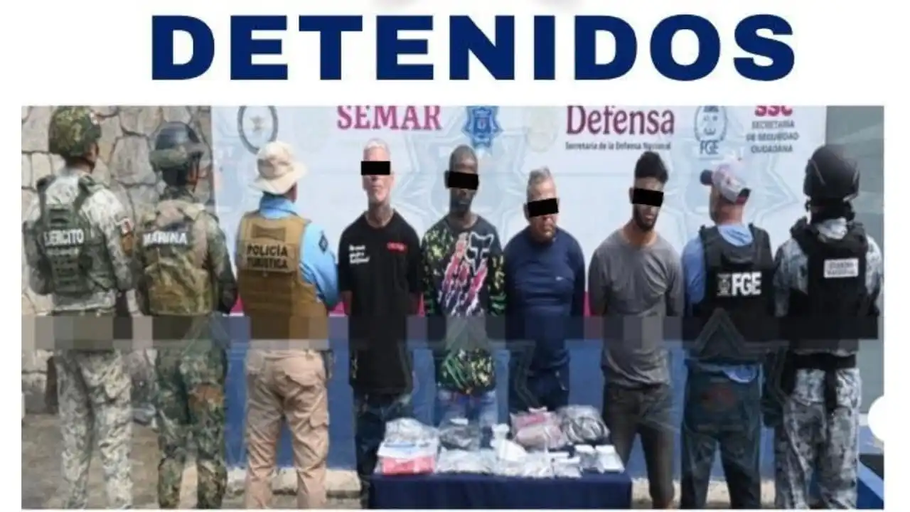 Grupo de cubanos detenidos por narcotráfico en la Zona Hotelera de Cancún
