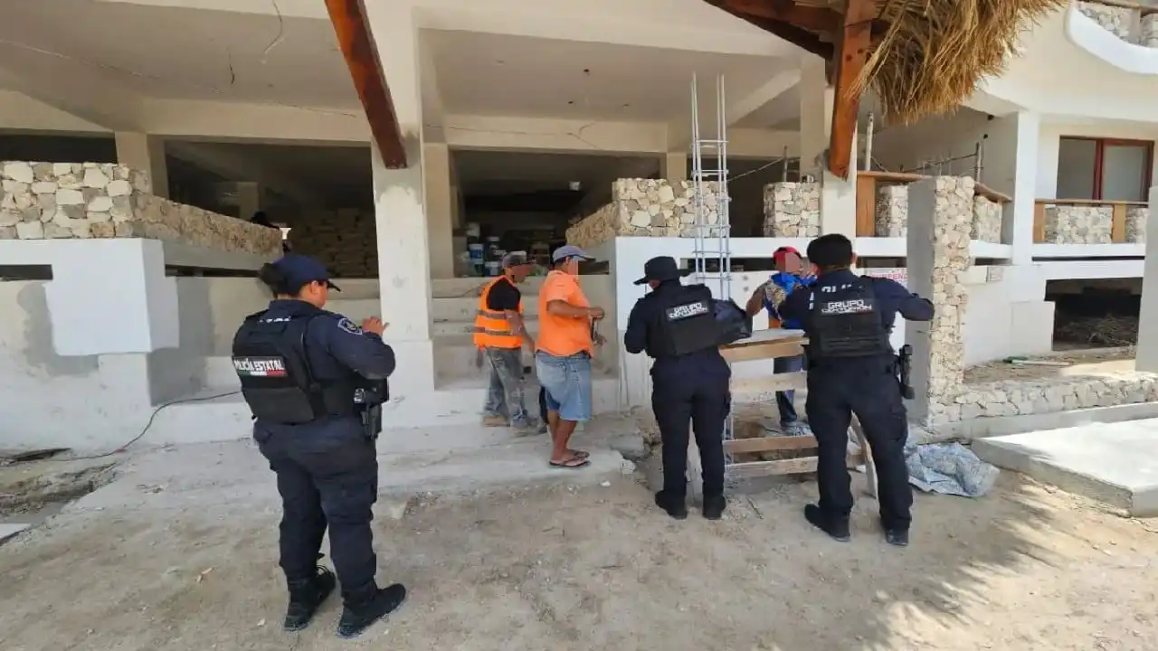 Un total de 39 trabajadores de la construcción de la isla fueron inspeccionados durante la operación del martes. 2 de junio de 2026.