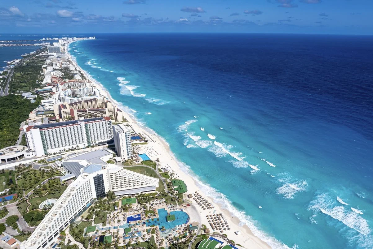 Medidas enérgicas contra las estafas en Cancún: Las autoridades apuntan a vacaciones falsas, taxis y fraude inmobiliario