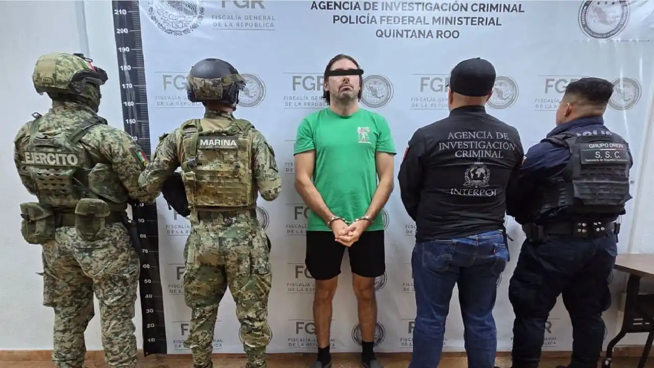 Capturan a sospechoso buscado por el Gobierno de Canadá por falsificación y piratería en carretera de Cancún