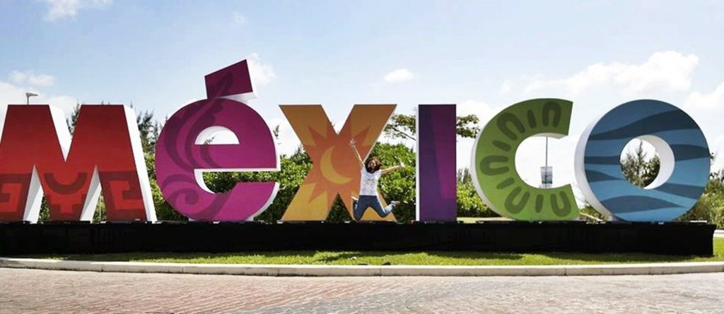 Razones por las que visitar Puerto Morelos te hará más feliz