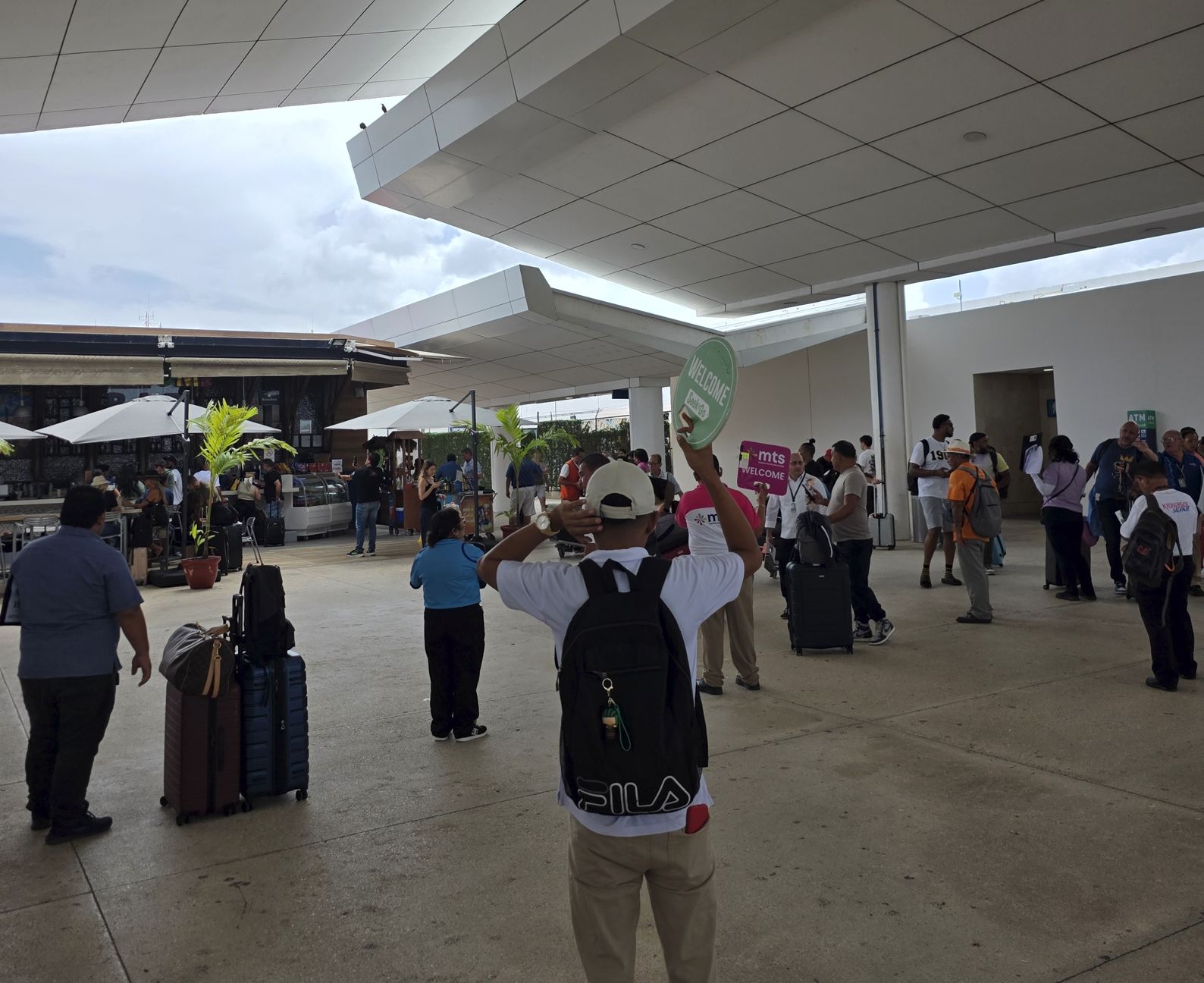 Conductores en el aeropuerto de Cancún