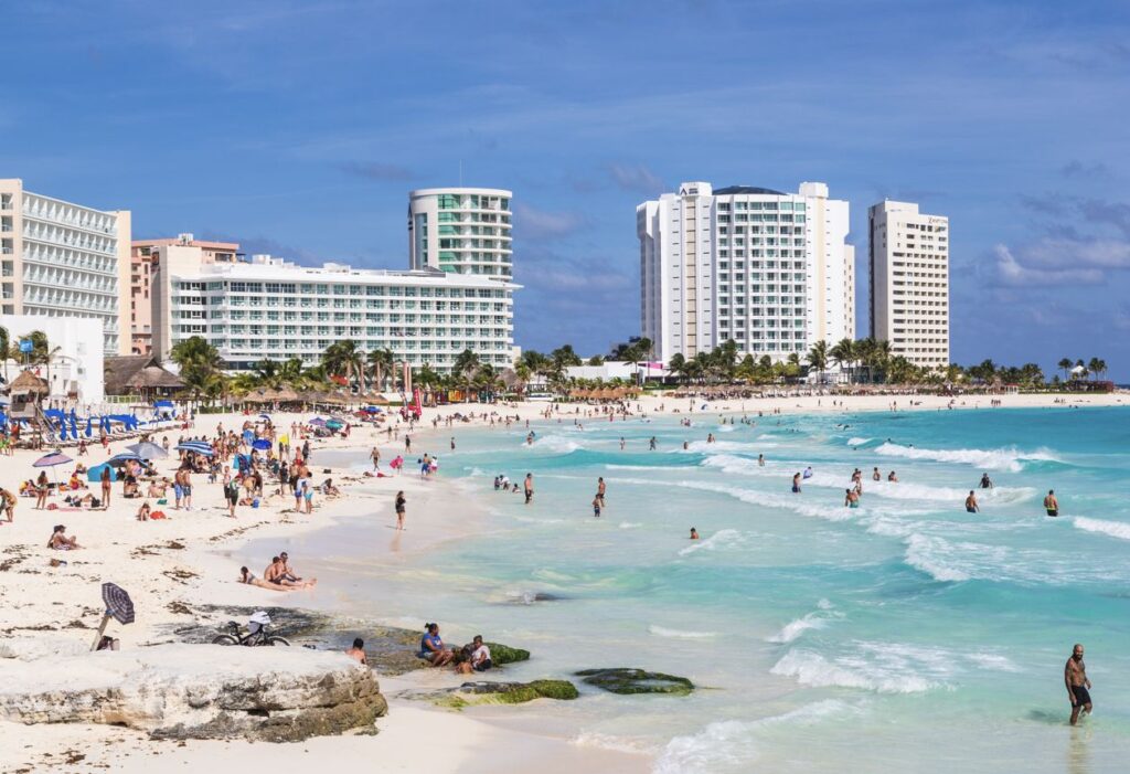 Aeropuerto de Cancún registra el tercer mes de noviembre con mayor actividad en la historia para viajeros internacionales